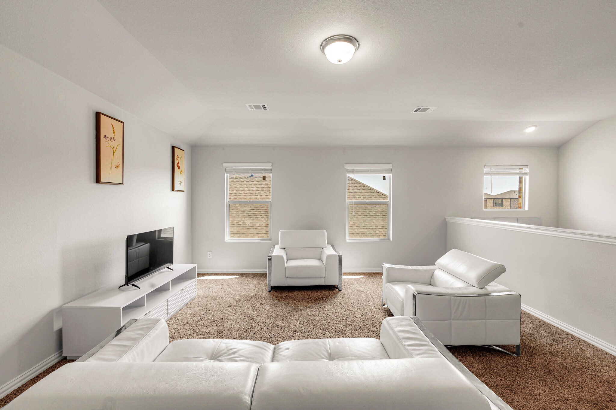 Building Photo - 2104 Bellatrix Dr