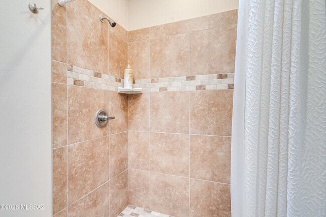 Building Photo - 1105 Lombard Way
