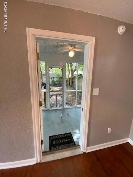 Building Photo - 4565 Royal Ave