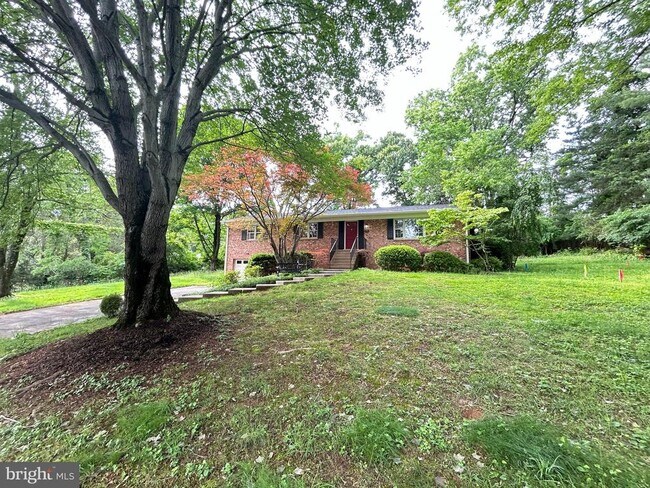 Primary Photo - 9908 Minburn St