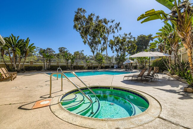 Building Photo - Renovated 3-Bed Condo with In-Unit Laundry, Garage & Pool