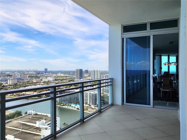 Building Photo - 3535 S Ocean Dr