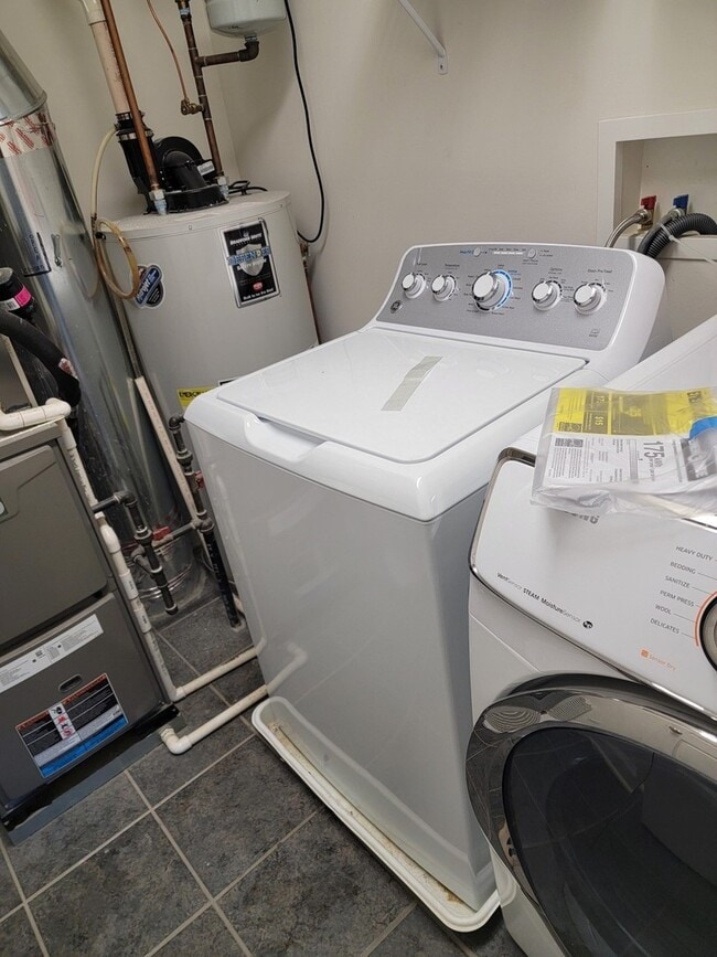 Building Photo - 10070 Cummings St