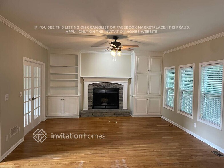 Building Photo - 915 Laurel Crest Dr