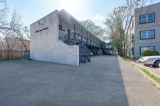Building Photo - For Lease – Fully Furnished Studio Near UT