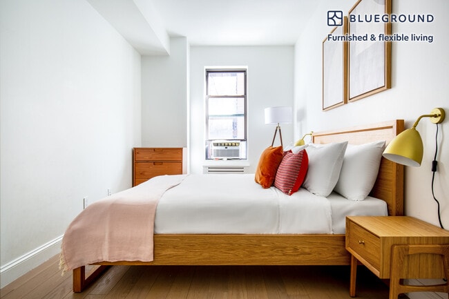 Building Photo - 915 West End Ave