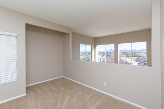 Building Photo - 3 bed, 2.5 bath DETACHED home in SCRIPPS RANCH