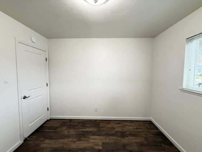 Building Photo - Orcutt Single Story Updated Home is Pet Fr...