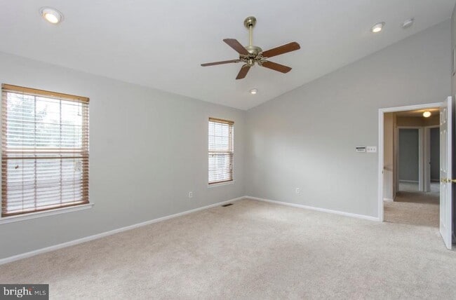 Building Photo - 105 Farrington Ct