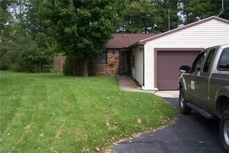 Building Photo - 14745 Hillcrest Ave