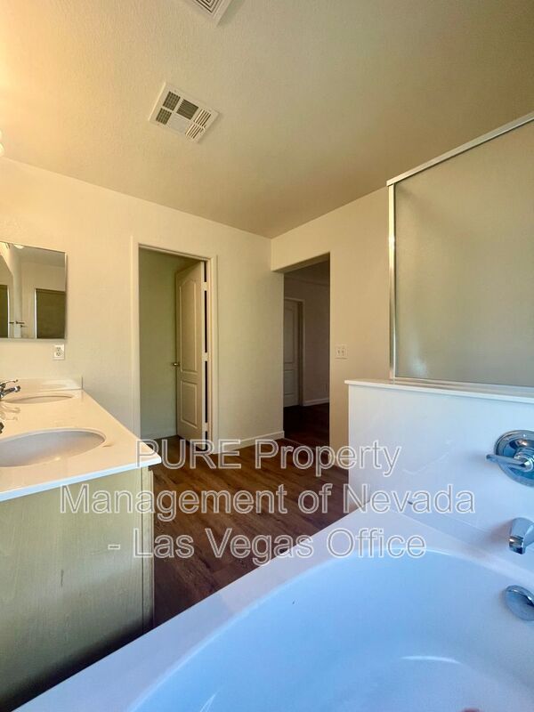 Building Photo - 102 La Padania Ave
