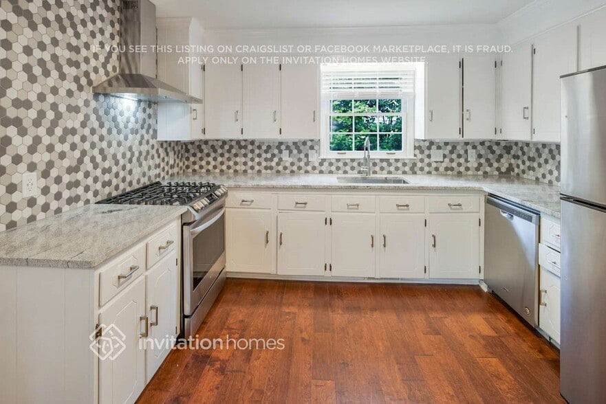 Building Photo - 929 Eaglewood Ave