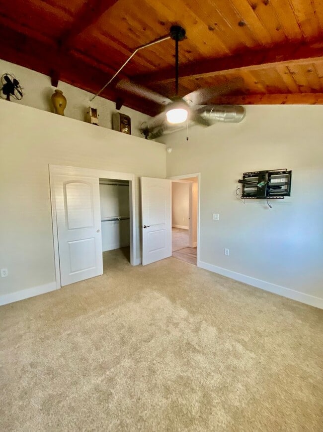 Building Photo - Magnificent Views – 2 Bed, 1 Bath Gem – A ...