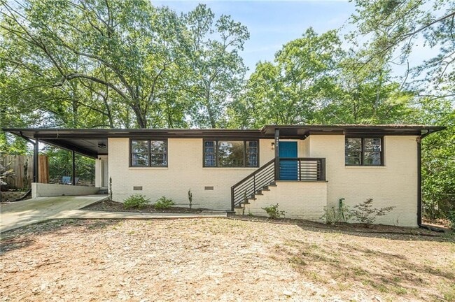 Primary Photo - 3833 Bakers Ferry Rd SW
