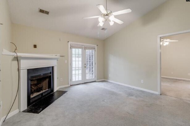 Building Photo - 225 Lawson Dr