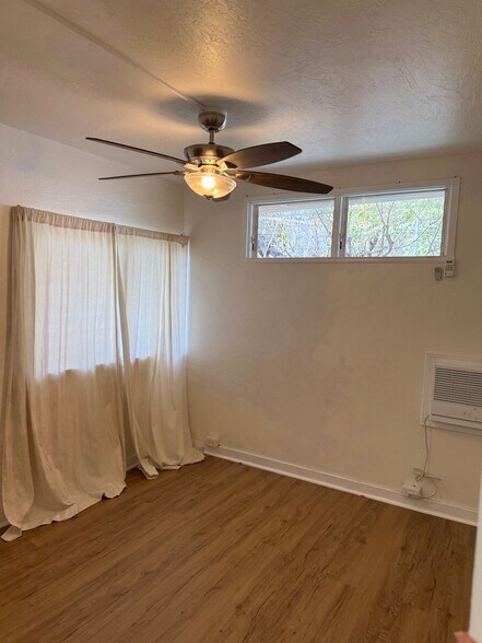 Building Photo - 607 Isenberg St