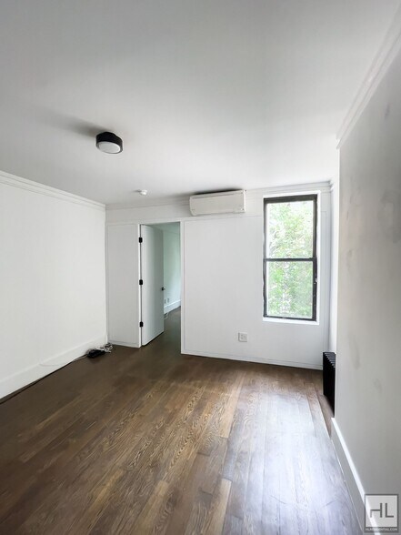 Building Photo - Carroll Gardens / 2-Bed 1-Bath
