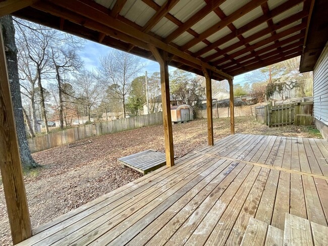 Building Photo - 2003 Doris Dr