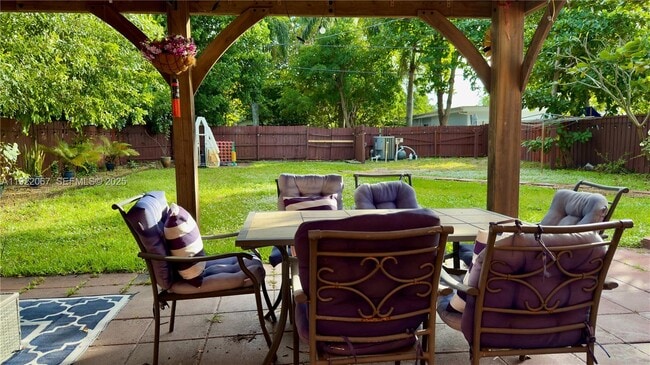 Building Photo - 37 SW 11th St