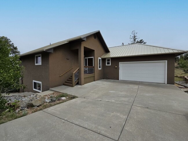 Building Photo - Beautiful Quemazon Home (5085 Alegria)