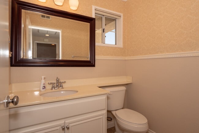 Building Photo - 4675 Los Alamos Way