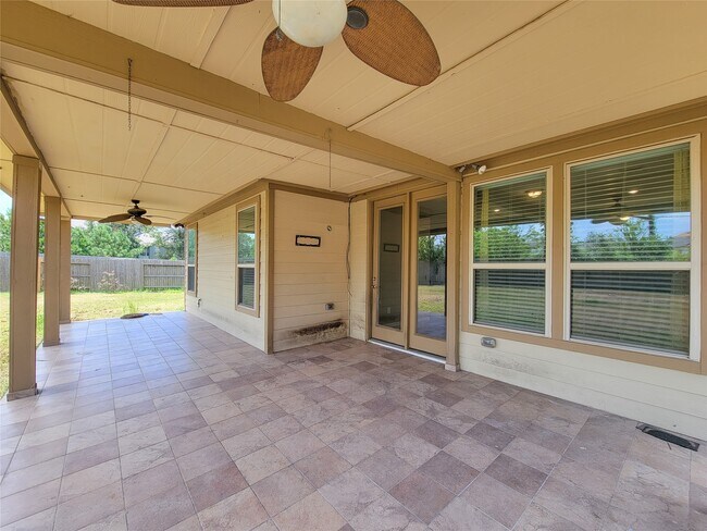 Building Photo - 14202 Persimmon Woods Dr
