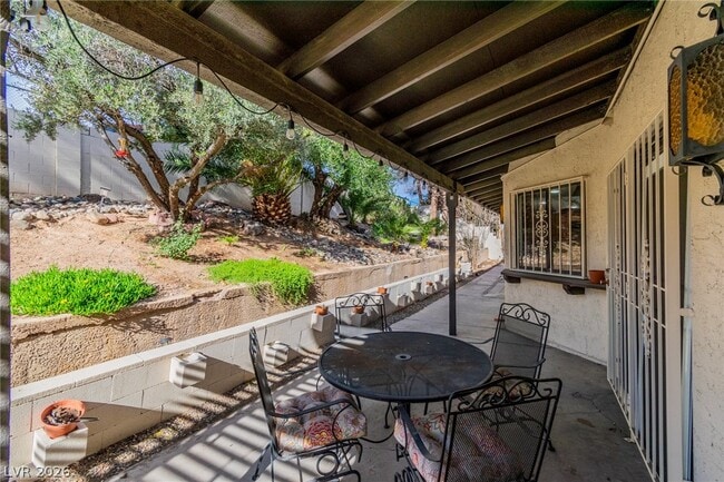 Building Photo - 2457 Swan Ln