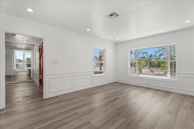 Building Photo - Updated 3-Bedroom Home with Outdoor Kitche...