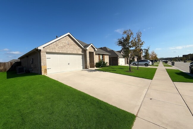 Building Photo - 612 Stampede Ln