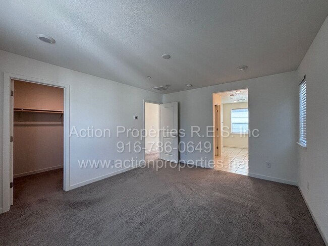 Building Photo - West Roseville - Gorgeous 3 Bed, 2.5 Bath Home - Close to Parks, Shopping, and Top Rated Schools!