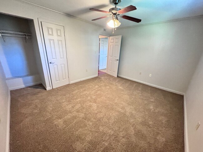 Building Photo - 2BR/1BA For Rent