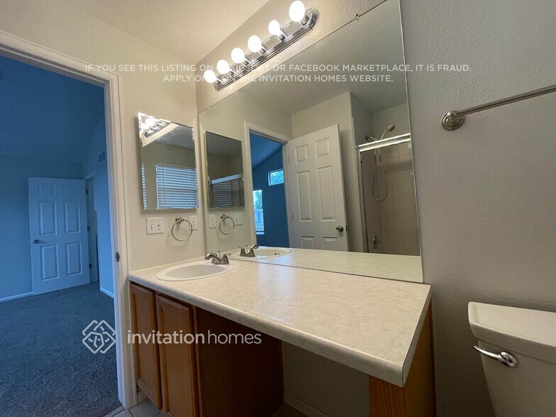 Building Photo - 4485 E Hunterwood Dr