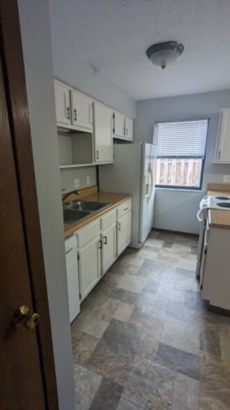 Building Photo - 677 Alta View Ct