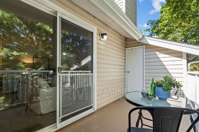 Building Photo - 19230 Forest Park Dr NE