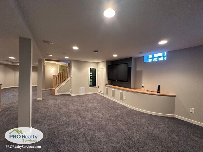 Building Photo - 3 Bedroom House **$1,000.00 off January's Rent with a January 2026 Move In**