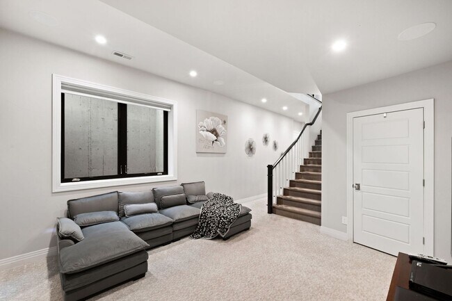 Building Photo - Luxury 4BD, 6BA Cherry Creek Home with 4 Outdoor Spaces