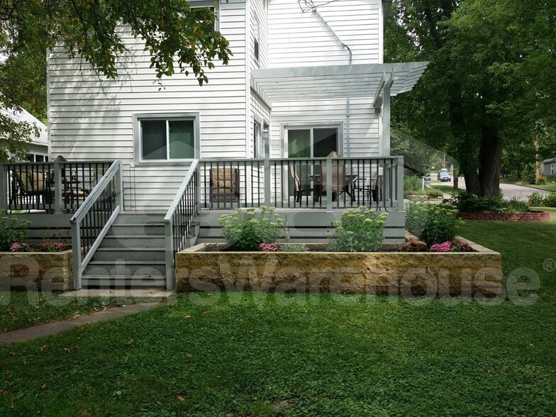 Building Photo - 1303 2nd St