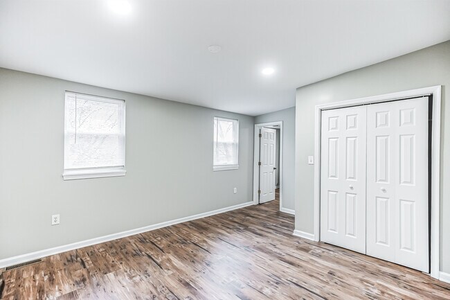 Building Photo - 203 Ford St