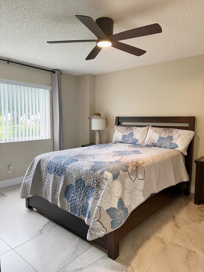 Building Photo - 6698 10th Ave N