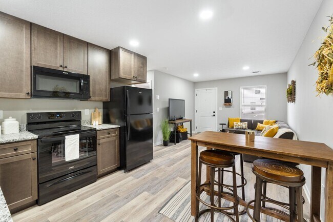 Building Photo - 382 N Franklin St