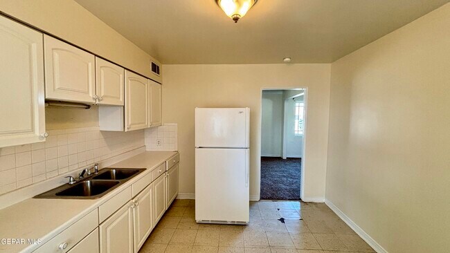 Building Photo - 8033 Carpenter Dr