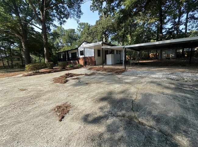 Building Photo - 1847 Derrill Dr