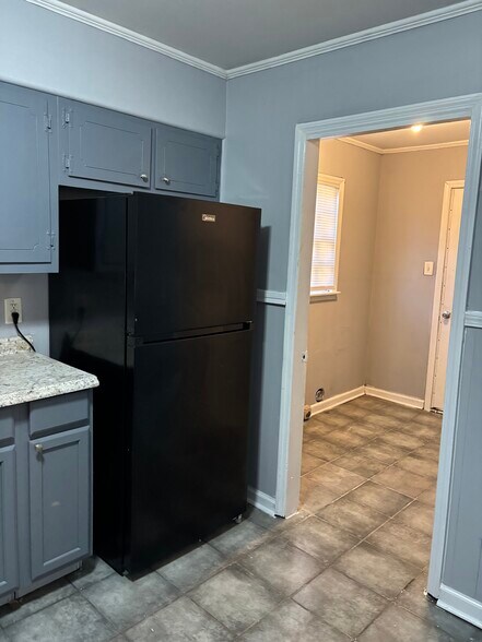 Primary Photo - 703 Cecelia Ave