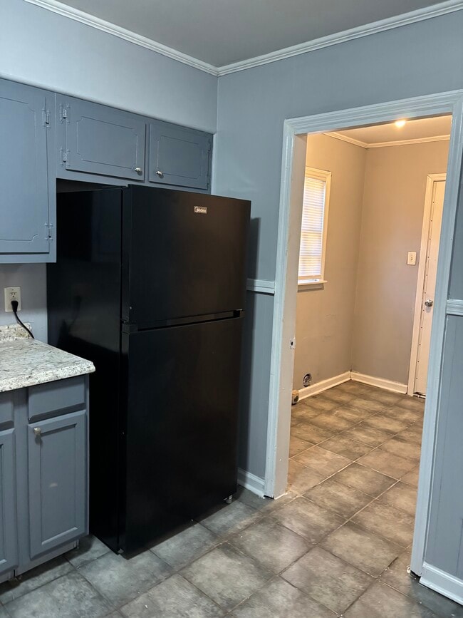 Building Photo - 703 Cecelia Ave