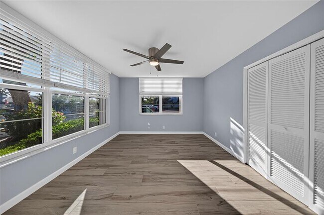 Building Photo - 3000 NE 48th Ct