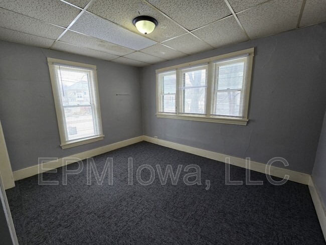 Building Photo - 119 Irving St