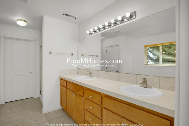 Building Photo - Spacious Bull Mountain 4 Bedroom Home - Huge Yard!