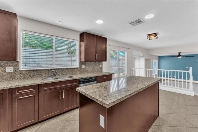 Building Photo - 7237 Buglehorn St