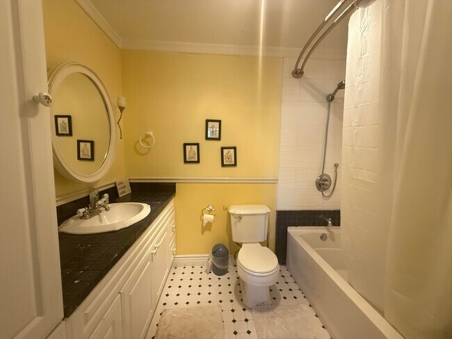 Building Photo - 3406 NW 49th Ave
