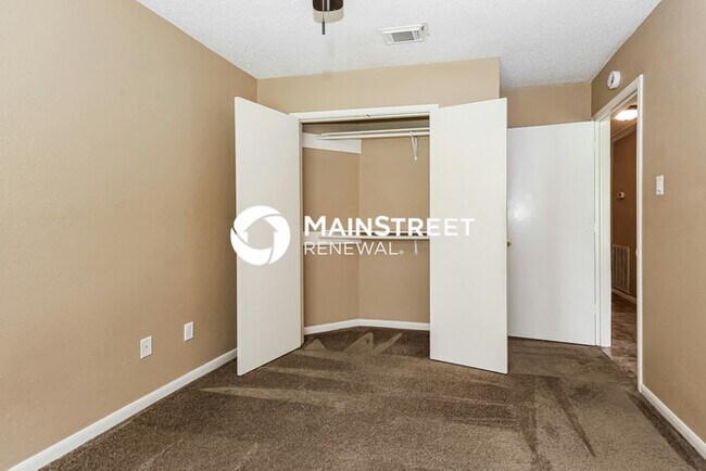 Building Photo - 4 Bedroom Pet-Friendly Home in Houston, TX with Main Street Renewal